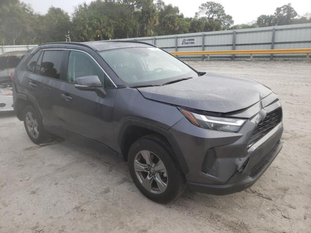 Photo 4 from auction – 2022 TOYOTA RAV4 XLE with VIN 2T3W1RFV5NC180398