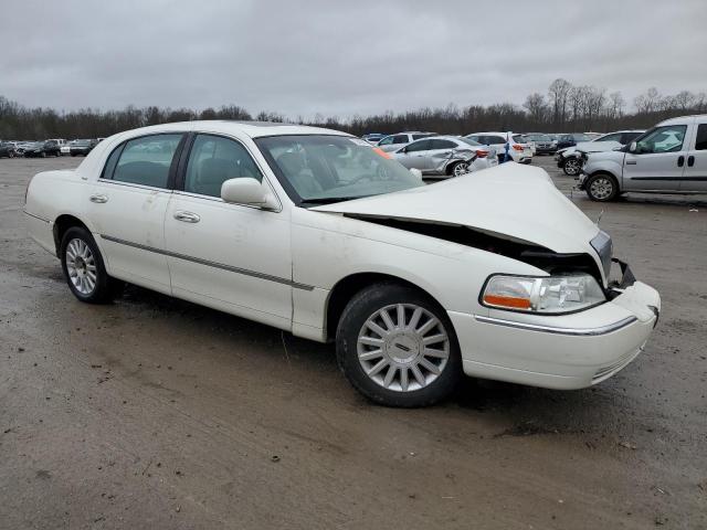 Photo 4 from auction – 2004 LINCOLN TOWN CAR U with VIN 1LNHM83W34Y681733