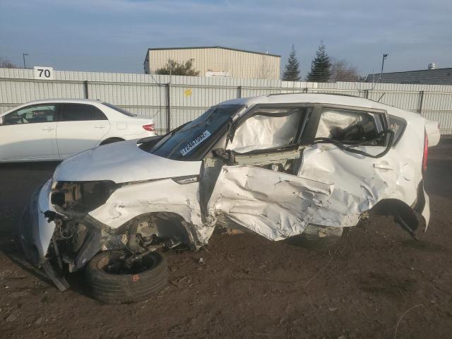 KIA SOUL + 2015 with VIN KNDJP3A59F7177433 - Photo from auction