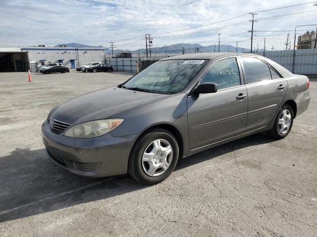 TOYOTA CAMRY LE 2005 with VIN 4T1BE32K15U950132 - Photo from auction