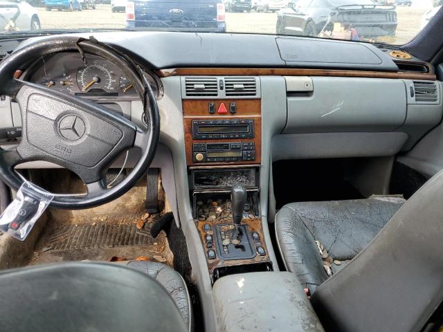 Photo 8 from auction – 1998 MERCEDES-BENZ E 320 with VIN WDBJF65FXWA608466
