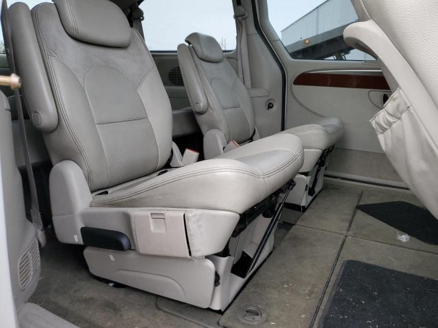 Photo 11 from auction – 2005 CHRYSLER TOWN & COU with VIN 2C8GP64L35R211030