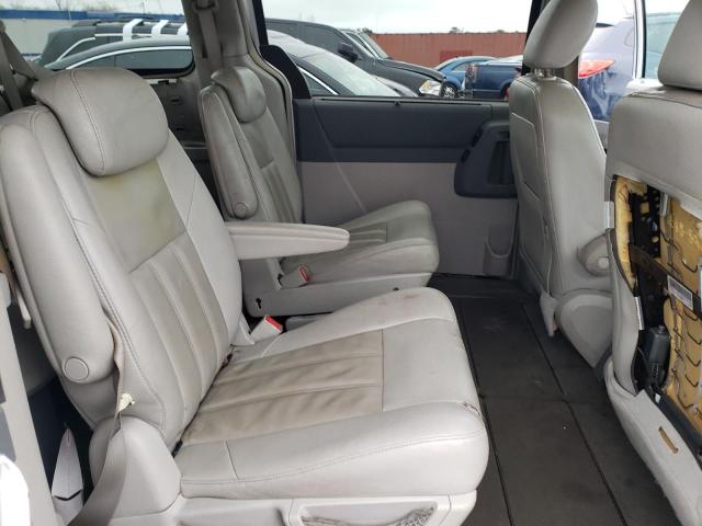 Photo 11 from auction – 2008 CHRYSLER TOWN & COU with VIN 2A8HR54PX8R716931