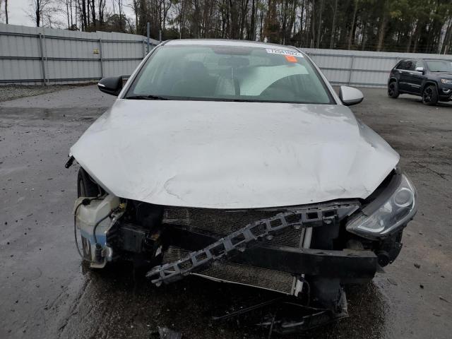 Photo 5 from auction – 2017 HYUNDAI ELANTRA SE with VIN 5NPD84LF6HH122829