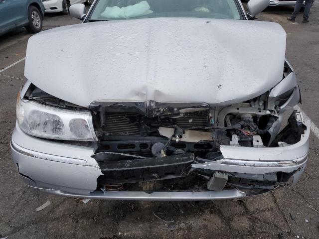 Photo 5 from auction – 2000 LINCOLN TOWN CAR C with VIN 1LNHM83W0YY804751