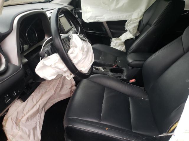 Photo 7 from auction – 2017 TOYOTA RAV4 HV LI with VIN JTMDJREV0HD080783