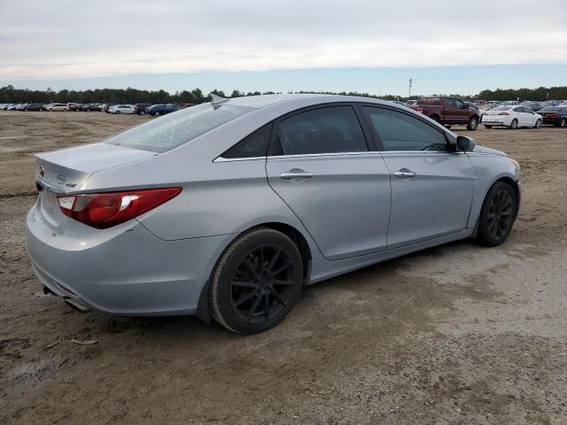 Photo 3 from auction – 2011 HYUNDAI SONATA SE with VIN 5NPEC4AB3BH192282