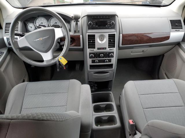 Photo 8 from auction – 2010 CHRYSLER TOWN & COU with VIN 2A4RR5D17AR428369