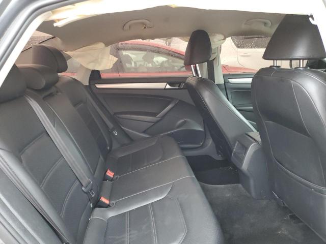 Photo 10 from auction – 2015 VOLKSWAGEN PASSAT S with VIN 1VWAT7A3XFC111771