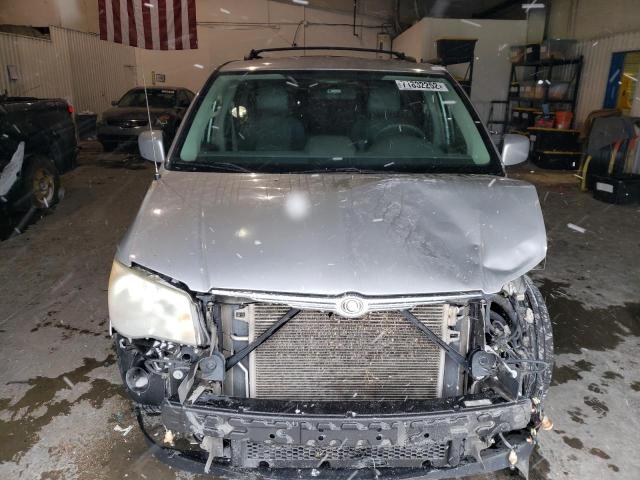 Photo 5 from auction – 2010 CHRYSLER TOWN & COU with VIN 2A4RR5DX6AR351403