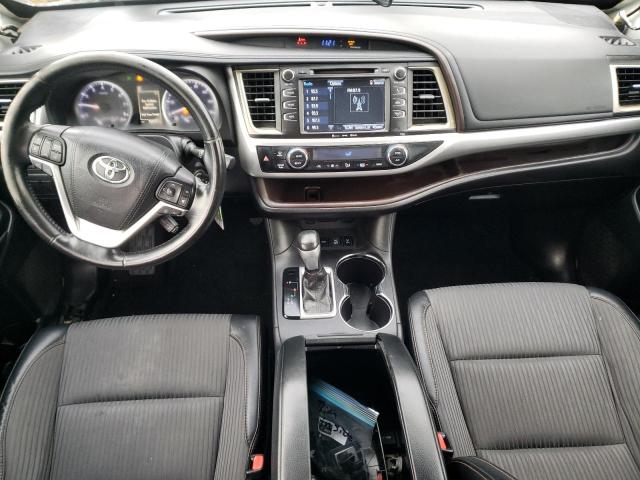 Photo 8 from auction – 2017 TOYOTA HIGHLANDER with VIN 5TDBZRFH3HS402197