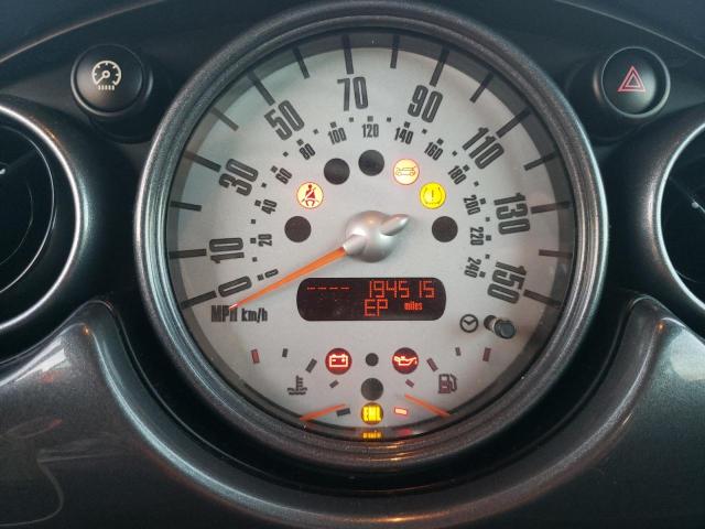 Photo 9 from auction – 2005 MINI COOPER S with VIN WMWRH33545TK56136