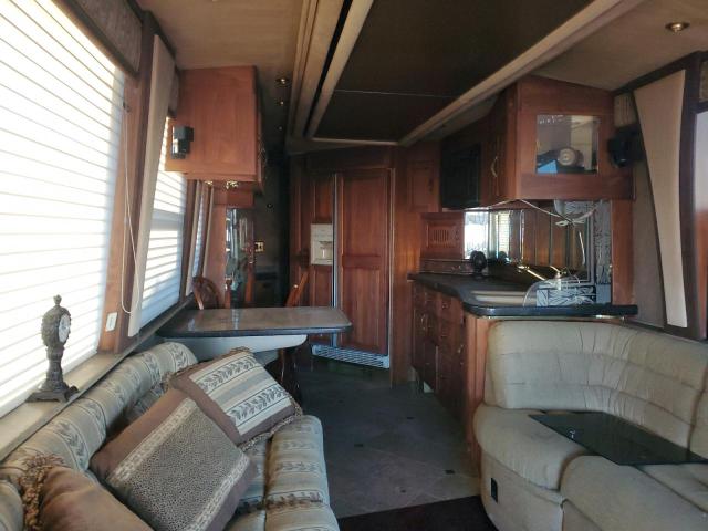 Photo 6 from auction – 2000 PREVOST BUS with VIN 2PCW33496Y1027067