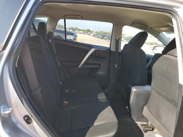 Photo 11 from auction – 2018 TOYOTA RAV4 LE with VIN JTMZFREV3JJ201000