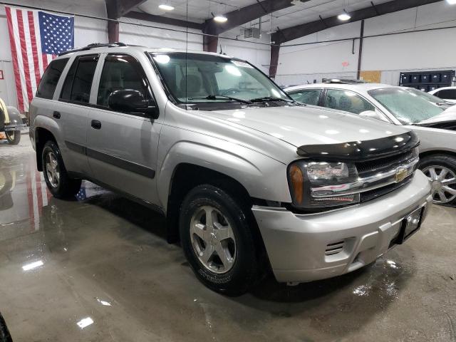 Photo 4 from auction – 2005 CHEVROLET TRAILBLAZE with VIN 1GNDT13SX52106941