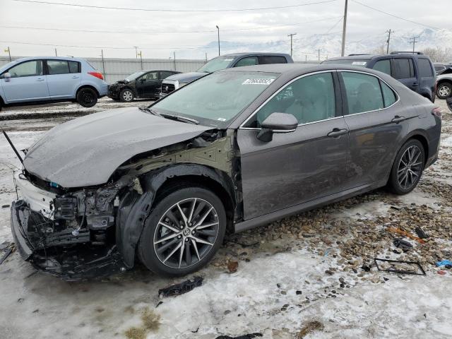 TOYOTA CAMRY XLE 2022 with VIN 4T1F31AK2NU595520 - Photo from auction
