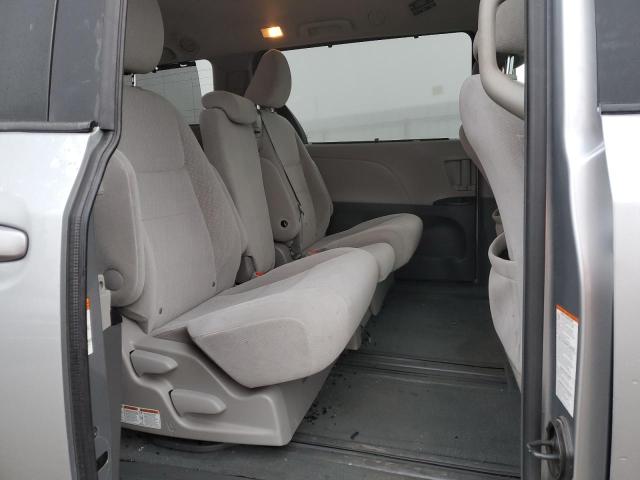 Photo 11 from auction – 2017 TOYOTA SIENNA LE with VIN 5TDKZ3DC1HS770088
