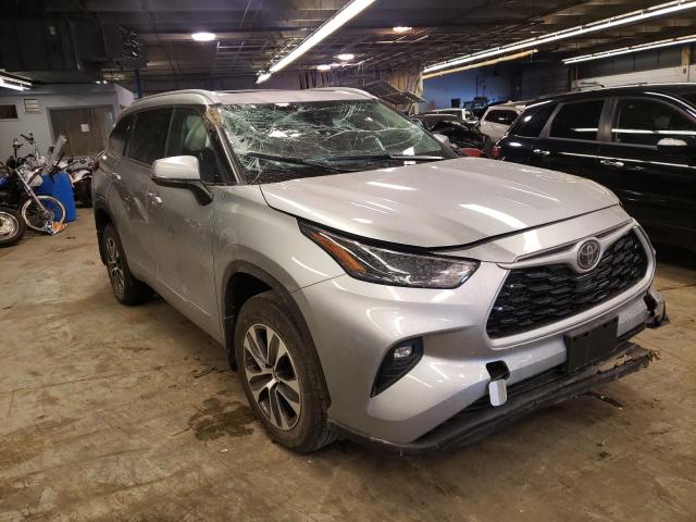 Photo 4 from auction – 2022 TOYOTA HIGHLANDER with VIN 5TDGZRBH7NS225290