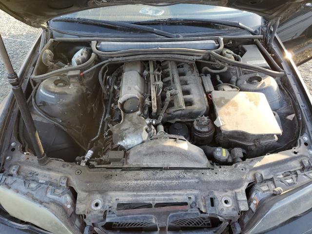 Photo 11 from auction – 2004 BMW 325 IS SUL with VIN WBAAZ33494KP89458