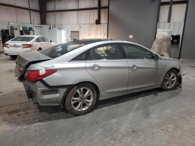 Photo 3 from auction – 2012 HYUNDAI SONATA SE with VIN 5NPEC4AC2CH313328