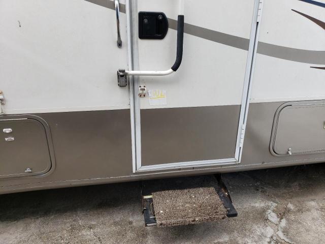 Photo 9 from auction – 2003 COACH MOTORHOME with VIN 1FCMF53S530A00204