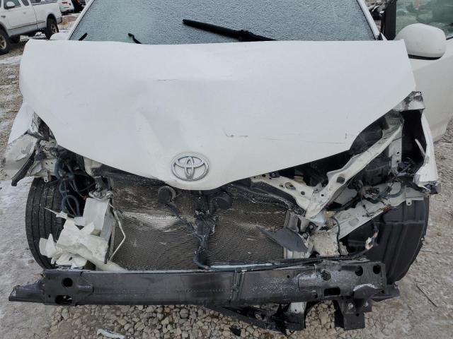 Photo 12 from auction – 2016 TOYOTA SIENNA LE with VIN 5TDKK3DC1GS749325