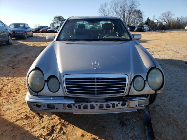 Photo 5 from auction – 1998 MERCEDES-BENZ E 320 with VIN WDBJF65F5WA516360
