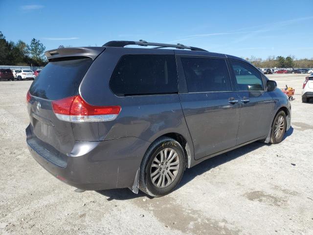 Photo 3 from auction – 2013 TOYOTA SIENNA XLE with VIN 5TDYK3DC8DS331205