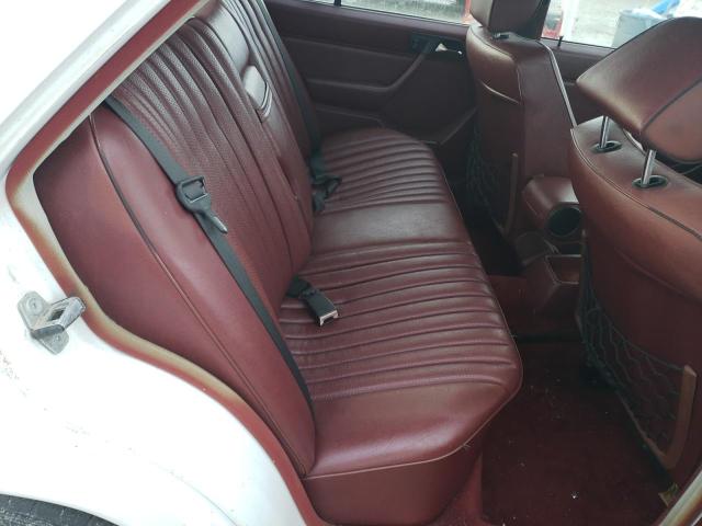 Photo 10 from auction – 1989 MERCEDES-BENZ 300-CLASS with VIN WDBEA30D2KA830109