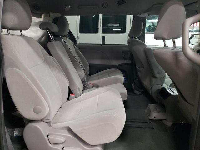 Photo 11 from auction – 2017 TOYOTA SIENNA LE with VIN 5TDKZ3DC1HS795993