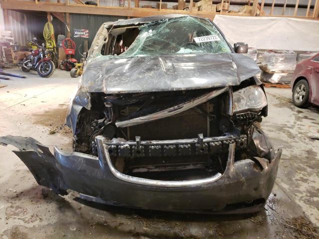Photo 5 from auction – 2016 CHRYSLER TOWN & COU with VIN 2C4RC1BG6GR254942