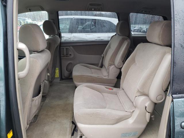 Photo 11 from auction – 2004 TOYOTA SIENNA LE with VIN 5TDBA23C84S022466