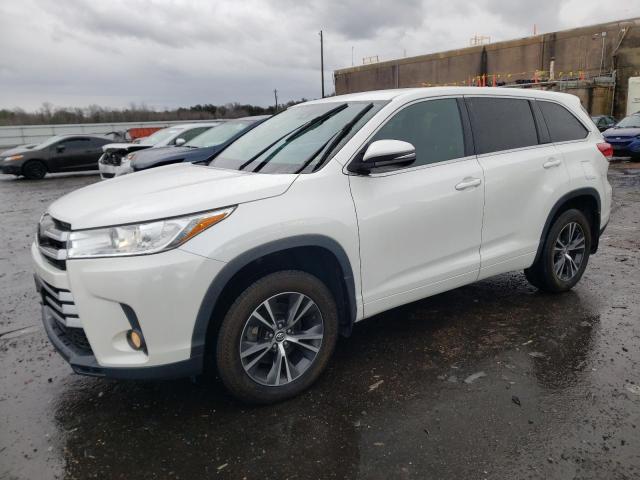 TOYOTA HIGHLANDER 2017 with VIN 5TDBZRFH3HS402197 - Photo from auction