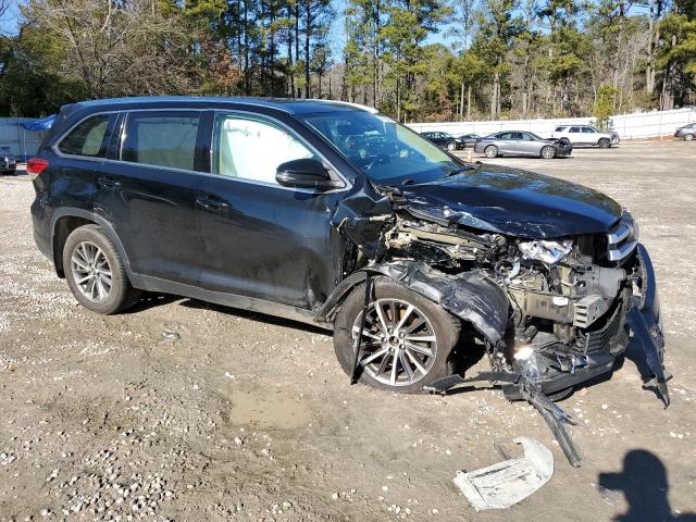 Photo 4 from auction – 2019 TOYOTA HIGHLANDER with VIN 5TDJZRFH7KS585431