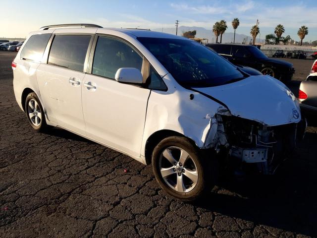 Photo 4 from auction – 2014 TOYOTA SIENNA LE with VIN 5TDKK3DCXES492002