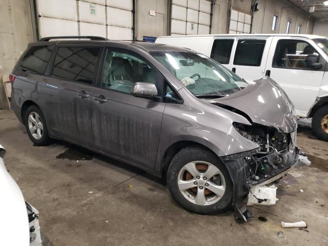 Photo 4 from auction – 2017 TOYOTA SIENNA LE with VIN 5TDKZ3DC1HS795993