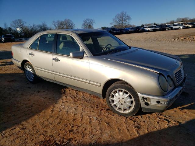 Photo 4 from auction – 1998 MERCEDES-BENZ E 320 with VIN WDBJF65F5WA516360