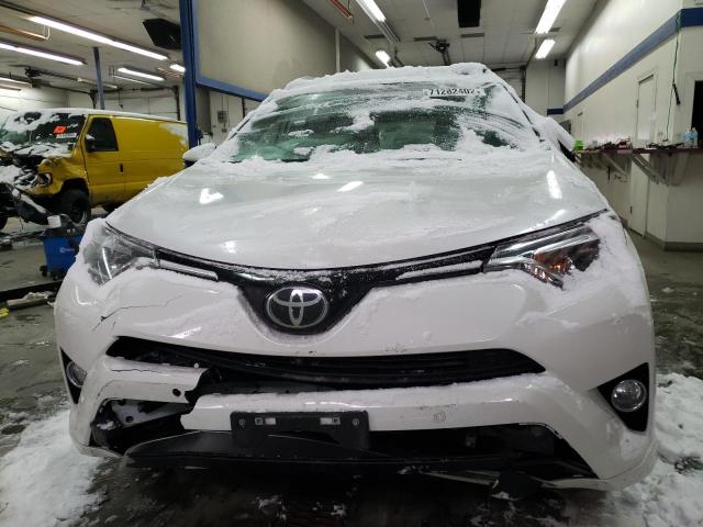 Photo 5 from auction – 2017 TOYOTA RAV4 LIMIT with VIN 2T3DFREV8HW654857