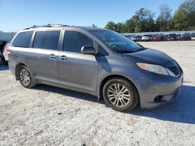 Photo 4 from auction – 2013 TOYOTA SIENNA XLE with VIN 5TDYK3DC8DS331205