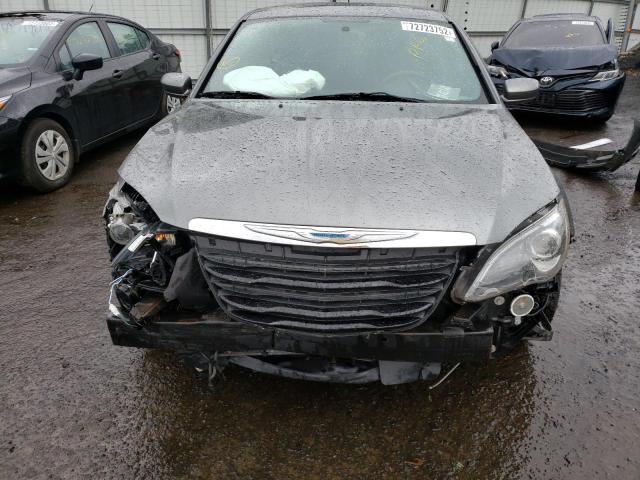 Foto 5 de la subasta – 2013 CHRYSLER 200 LX con VIN 1C3CCBABXDN691695