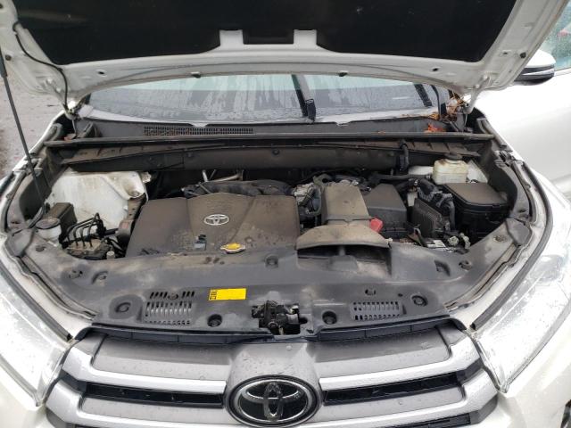 Photo 11 from auction – 2017 TOYOTA HIGHLANDER with VIN 5TDBZRFH3HS402197