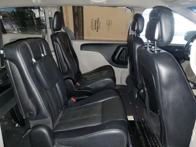 Photo 11 from auction – 2012 CHRYSLER TOWN & COU with VIN 2C4RC1BG5CR223403