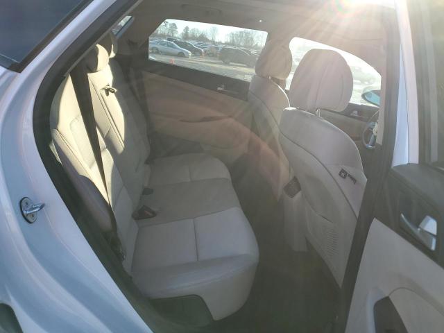 Photo 11 from auction – 2018 HYUNDAI TUSCON with VIN KM8J33A21JU763552