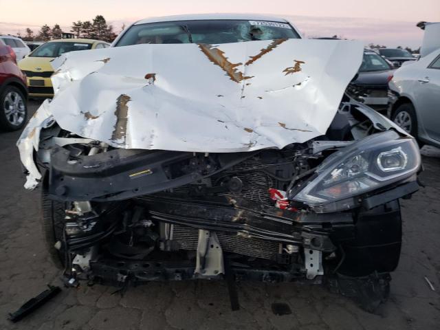 Photo 5 from auction – 2017 NISSAN SENTRA SR with VIN 3N1CB7AP4HY293997