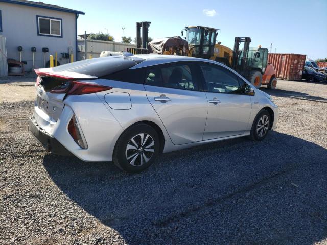 Photo 3 from auction – 2017 TOYOTA PRIUS PRIM with VIN JTDKARFP5H3044133
