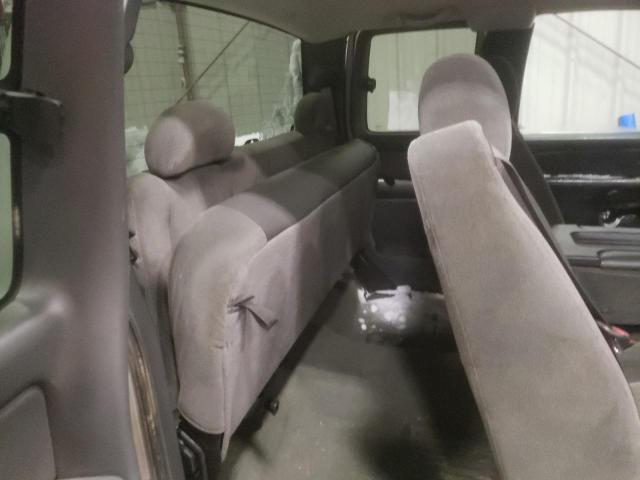 Photo 10 from auction – 2004 CHEVROLET SILVERADO with VIN 1GCEK19T24E285666