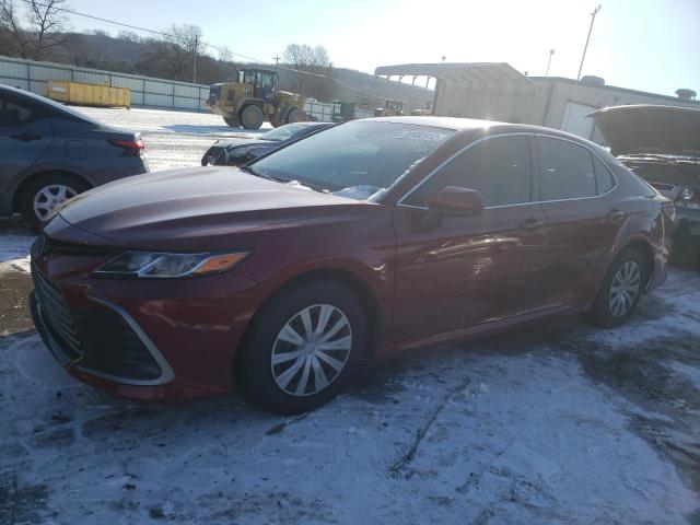 TOYOTA CAMRY LE 2022 with VIN 4T1C31AK2NU597061 - Photo from auction