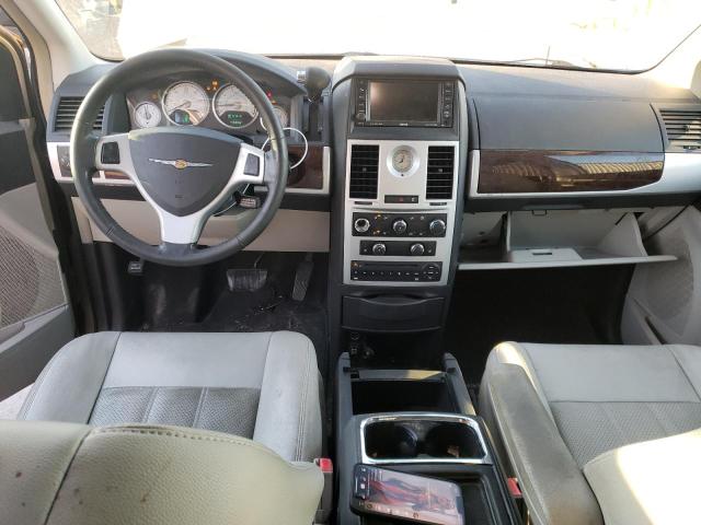 Photo 8 from auction – 2010 CHRYSLER TOWN & COU with VIN 2A4RR8D12AR495348