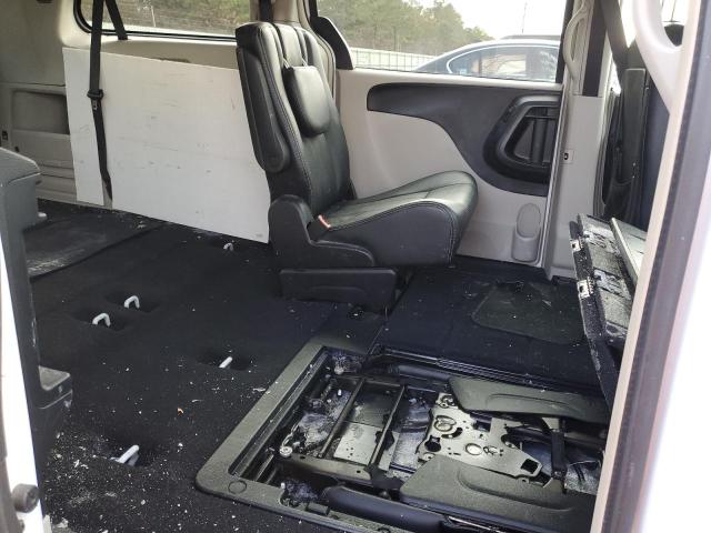 Photo 11 from auction – 2016 CHRYSLER TOWN & COU with VIN 2C4RC1BG7GR268218