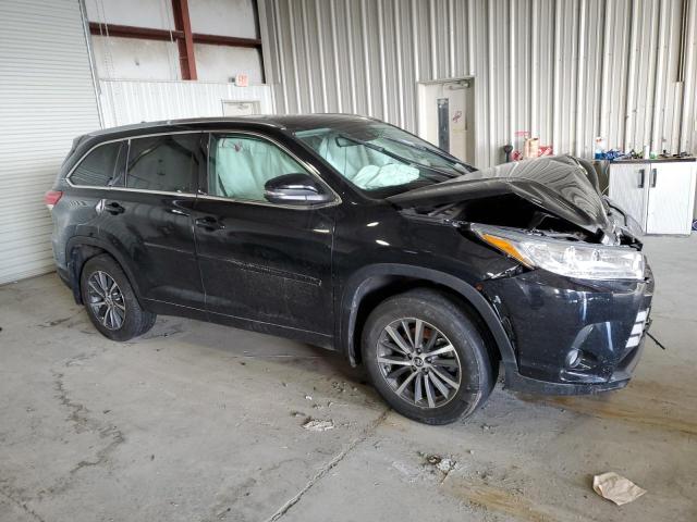 Photo 4 from auction – 2018 TOYOTA HIGHLANDER with VIN 5TDJZRFH0JS558649